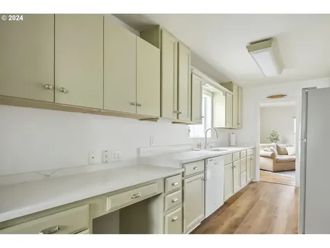 4324 NE 73rd Avenue Portland OR 97218