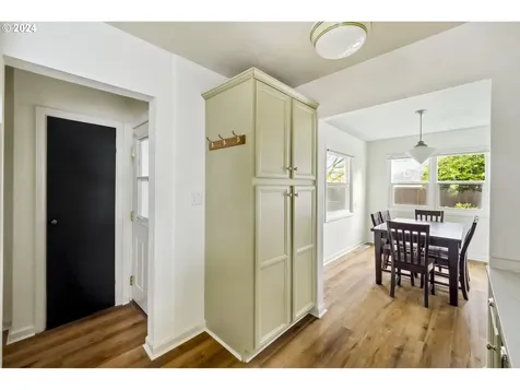 4324 NE 73rd Avenue Portland OR 97218