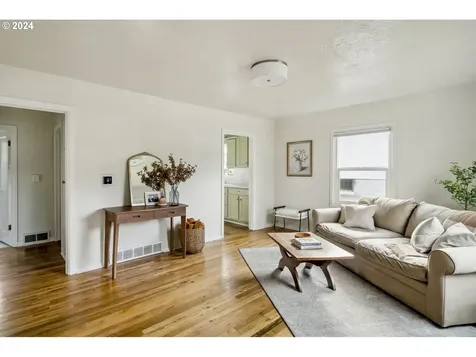 4324 NE 73rd Avenue Portland OR 97218