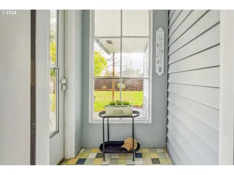 4324 NE 73rd Avenue Portland OR 97218