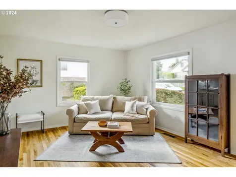 4324 NE 73rd Avenue Portland OR 97218