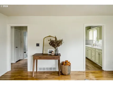 4324 NE 73rd Avenue Portland OR 97218