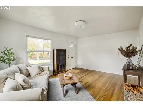4324 NE 73rd Avenue Portland OR 97218