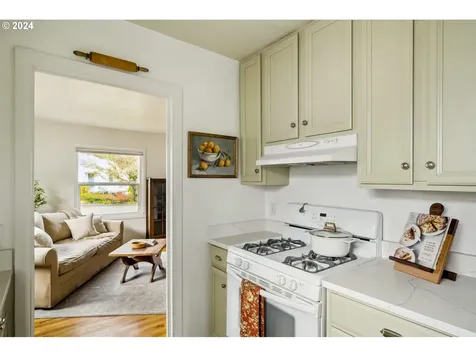 4324 NE 73rd Avenue Portland OR 97218