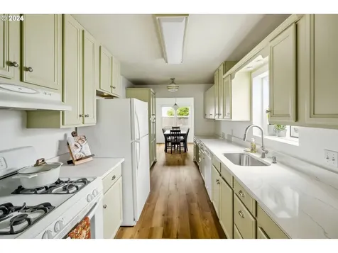 4324 NE 73rd Avenue Portland OR 97218