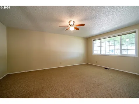 4782 2nd Avenue Se Salem OR 97302