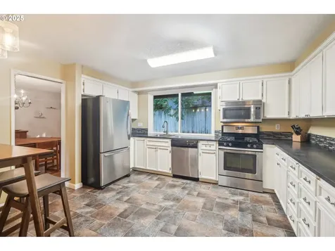 6760 SW Ventura Drive Portland OR 97223