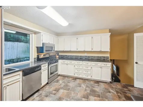 6760 SW Ventura Drive Portland OR 97223