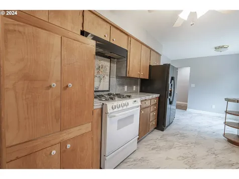 2550 Wooddale Avenue NE Salem OR 97301