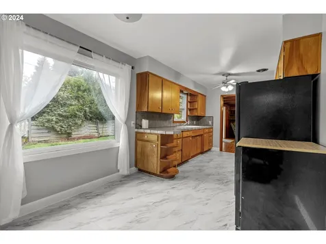 2550 Wooddale Avenue NE Salem OR 97301
