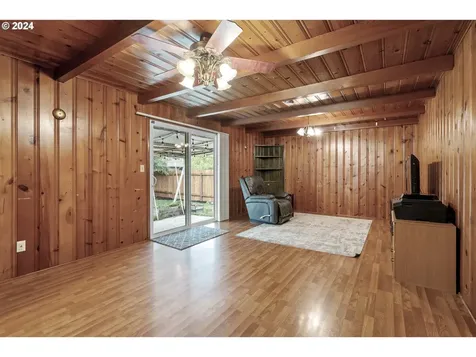 2550 Wooddale Avenue NE Salem OR 97301