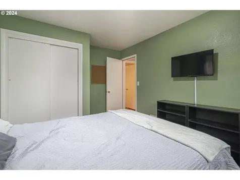 2550 Wooddale Avenue NE Salem OR 97301