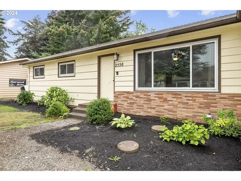 2550 Wooddale Avenue NE Salem OR 97301