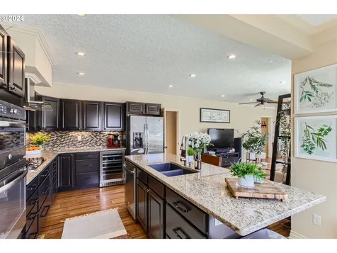 4025 Se 64th Avenue Portland OR 97206