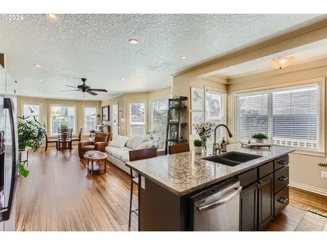 4025 Se 64th Avenue Portland OR 97206
