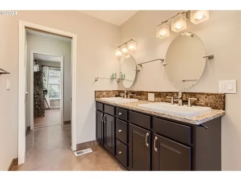 4025 Se 64th Avenue Portland OR 97206