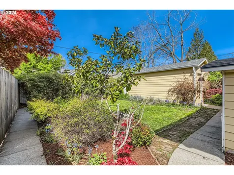 4025 Se 64th Avenue Portland OR 97206