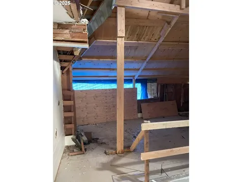8836 SW Birchwood Road Portland OR 97225