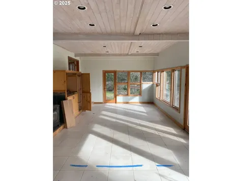 8836 SW Birchwood Road Portland OR 97225
