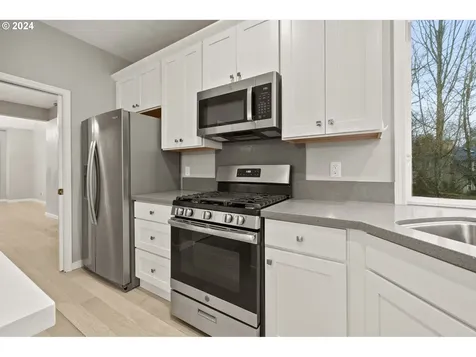 4694 Winthrop Court Lake Oswego OR 97035