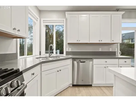 4694 Winthrop Court Lake Oswego OR 97035