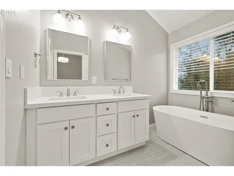 4694 Winthrop Court Lake Oswego OR 97035