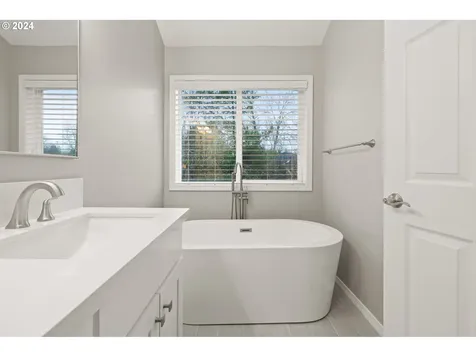 4694 Winthrop Court Lake Oswego OR 97035