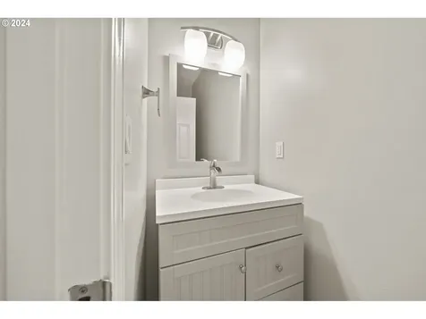 4694 Winthrop Court Lake Oswego OR 97035