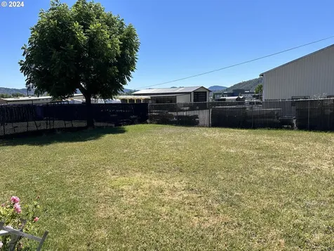 3100 Ne Johnson Street Roseburg OR 97470
