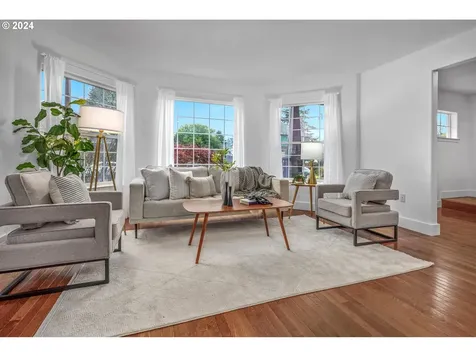 6328 NE 11th Avenue Portland OR 97211