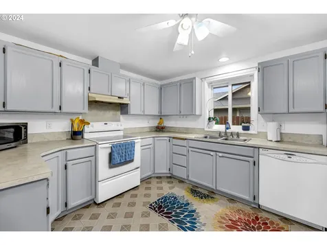 4372 Addy Loop Washougal WA 98671