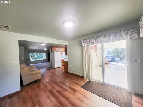 75718 London Road Cottage Grove OR 97424