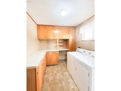 75718 London Road Cottage Grove OR 97424