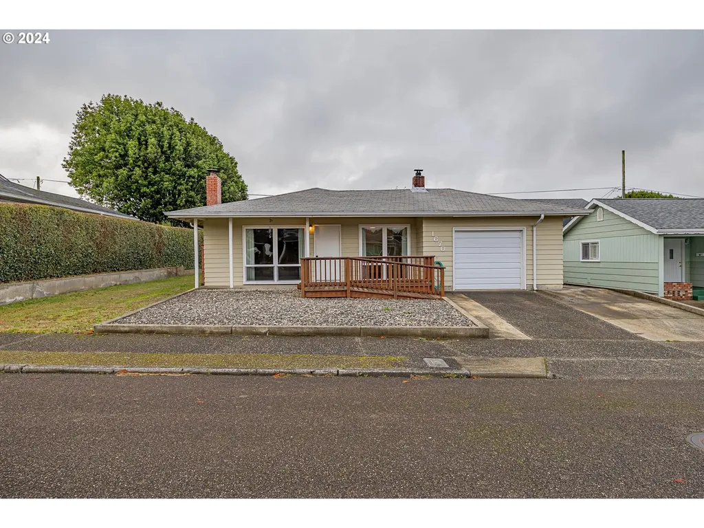 1670 Grant Street North Bend OR 97459