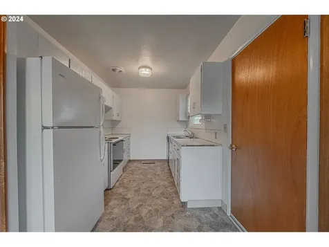 1670 Grant Street North Bend OR 97459