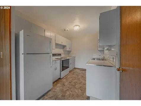 1670 Grant Street North Bend OR 97459
