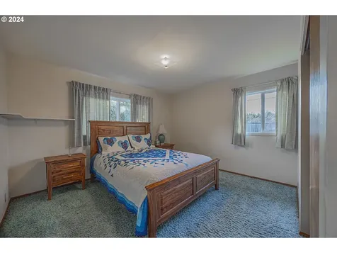 1670 Grant Street North Bend OR 97459