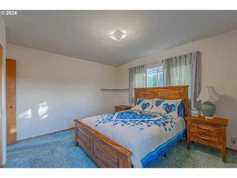 1670 Grant Street North Bend OR 97459