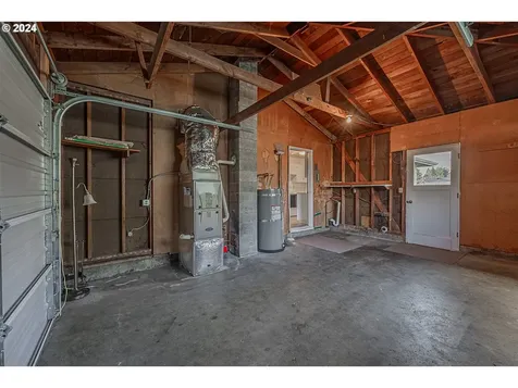 1670 Grant Street North Bend OR 97459
