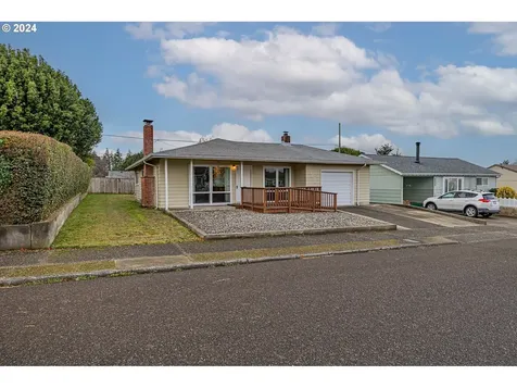 1670 Grant Street North Bend OR 97459