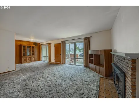 1670 Grant Street North Bend OR 97459