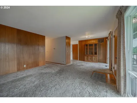 1670 Grant Street North Bend OR 97459