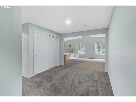 2305 SE Blairmont Drive Vancouver WA 98683