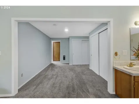 2305 SE Blairmont Drive Vancouver WA 98683