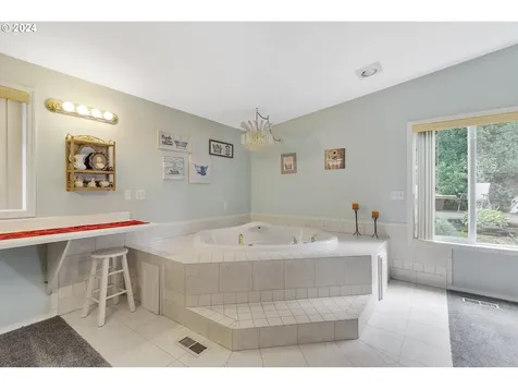 2305 SE Blairmont Drive Vancouver WA 98683