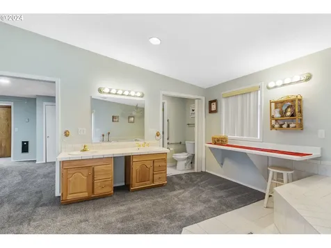 2305 SE Blairmont Drive Vancouver WA 98683