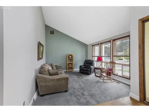 2305 SE Blairmont Drive Vancouver WA 98683