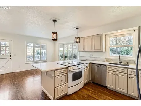 7705 SW Whitford Drive Portland OR 97223