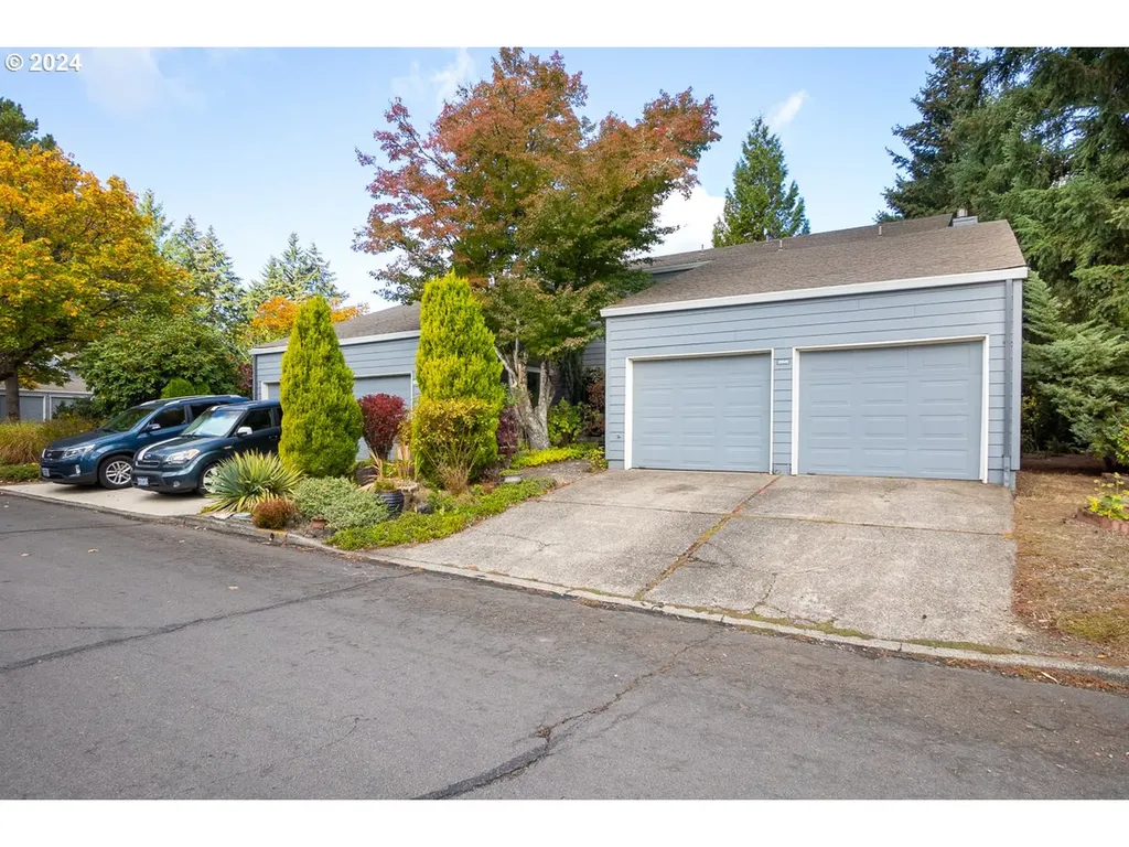 10545 SW Del Monte Drive Portland OR 97224