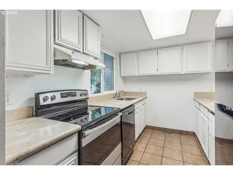 10545 SW Del Monte Drive Portland OR 97224